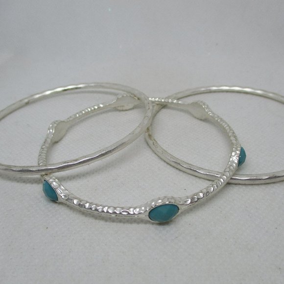 Cabochon Bangle Bracelet Oval Turquoise Plastic Cabochon SilverTone Metal Bangel - Picture 7 of 7